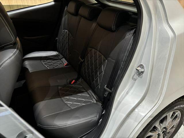 MAZDA2 15Sプロアクティブ 純正SDナビ 全周囲カメラ フルセグTV 純正15インチAW 禁煙車 シートヒーター LEDヘッドライト 6速MT スマートキー コーナーセンサー 盗難防止装置 ワンオーナー 電動格納ミラー(31枚目)