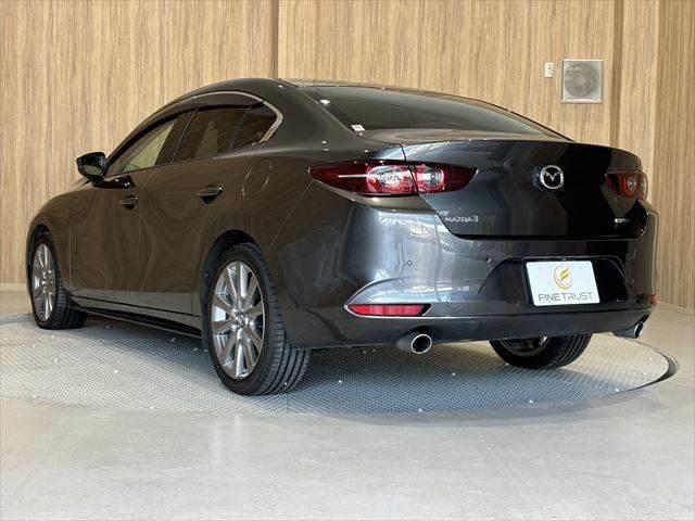 ＭＡＺＤＡ３セダン ＸＤ　Ｌパッケージ　ＢＯＳＥサウンド　白革シート　アイアクティブセンス　全周囲カメラ　ステアリングヒーター　禁煙車　純正８．８インチナビ　レーダークルーズコントロール　フルセグＴＶ　Ｂｌｕｅｔｏｏｔｈ　パワーシート（20枚目）