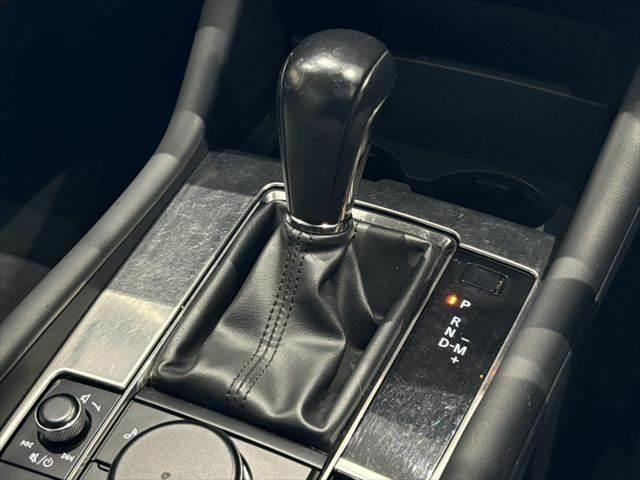ＭＡＺＤＡ３セダン ＸＤ　Ｌパッケージ　ＢＯＳＥサウンド　白革シート　アイアクティブセンス　全周囲カメラ　ステアリングヒーター　禁煙車　純正８．８インチナビ　レーダークルーズコントロール　フルセグＴＶ　Ｂｌｕｅｔｏｏｔｈ　パワーシート（34枚目）