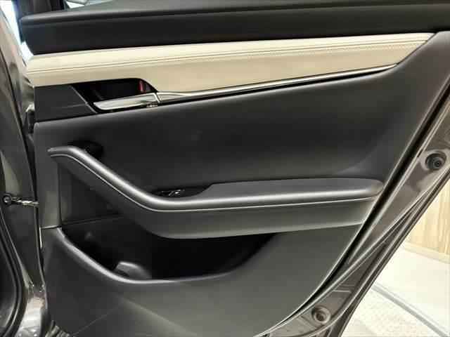 ＭＡＺＤＡ３セダン ＸＤ　Ｌパッケージ　ＢＯＳＥサウンド　白革シート　アイアクティブセンス　全周囲カメラ　ステアリングヒーター　禁煙車　純正８．８インチナビ　レーダークルーズコントロール　フルセグＴＶ　Ｂｌｕｅｔｏｏｔｈ　パワーシート（56枚目）