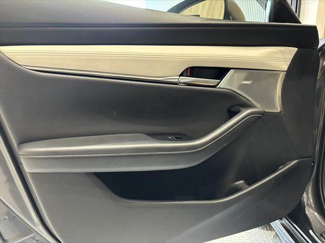 ＭＡＺＤＡ３セダン ＸＤ　Ｌパッケージ　ＢＯＳＥサウンド　白革シート　アイアクティブセンス　全周囲カメラ　ステアリングヒーター　禁煙車　純正８．８インチナビ　レーダークルーズコントロール　フルセグＴＶ　Ｂｌｕｅｔｏｏｔｈ　パワーシート（59枚目）
