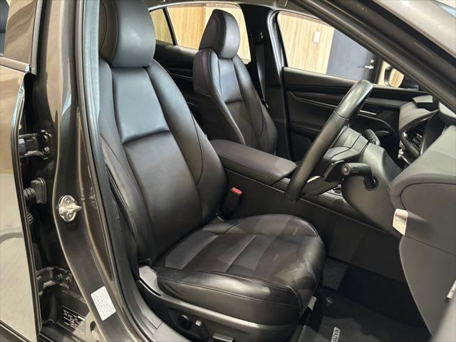 MAZDA3セダン XD Lパッケージ 全方位カメラ 本革黒シート 純正8.8インチナビ ステアリングヒーター 禁煙車 レーダークルーズコントロール ETC フルセグTV Bluetooth LEDヘッドライト パワーシート シートヒーター(9枚目)