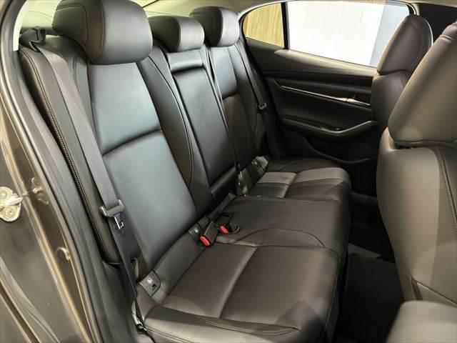 MAZDA3セダン XD Lパッケージ 全方位カメラ 本革黒シート 純正8.8インチナビ ステアリングヒーター 禁煙車 レーダークルーズコントロール ETC フルセグTV Bluetooth LEDヘッドライト パワーシート シートヒーター(10枚目)