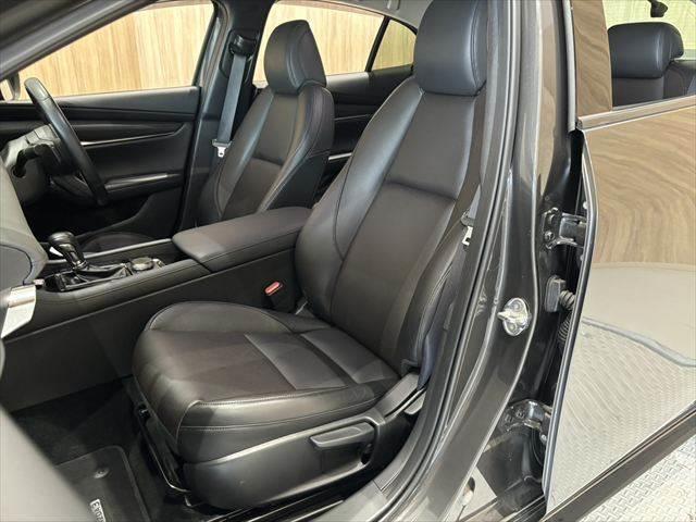 MAZDA3セダン XD Lパッケージ 全方位カメラ 本革黒シート 純正8.8インチナビ ステアリングヒーター 禁煙車 レーダークルーズコントロール ETC フルセグTV Bluetooth LEDヘッドライト パワーシート シートヒーター(32枚目)