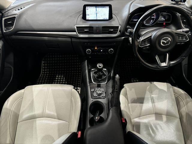 アクセラスポーツ 15S Lパッケージ 6速MT 純正エアロ 本革シート 純正SDナビ パワーシート シートヒーター レーダークルーズコントロール 禁煙車 LEDヘッド ブルートゥース フルセグ ブラインドスポットモニター コーナーセンサー(3枚目)