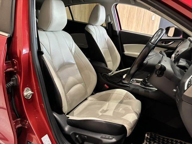 アクセラスポーツ 15S Lパッケージ 6速MT 純正エアロ 本革シート 純正SDナビ パワーシート シートヒーター レーダークルーズコントロール 禁煙車 LEDヘッド ブルートゥース フルセグ ブラインドスポットモニター コーナーセンサー(7枚目)