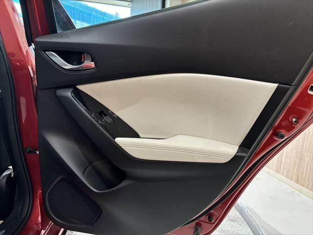 アクセラスポーツ 15S Lパッケージ 6速MT 純正エアロ 本革シート 純正SDナビ パワーシート シートヒーター レーダークルーズコントロール 禁煙車 LEDヘッド ブルートゥース フルセグ ブラインドスポットモニター コーナーセンサー(58枚目)