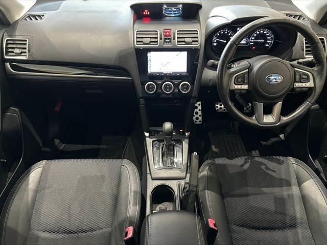 フォレスター Ｓ－リミテッド　４ＷＤ　後期型　アドバンスドセイフティＰＫＧ　純正ＳＤナビ　バックカメラ　パワーシート　禁煙車　シートヒーター　パワーシート　ルーフレール　ブルートゥース　フルセグＴＶ　ＥＴＣ　ＭＴモード付　盗難防止（3枚目）