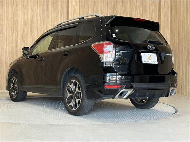 フォレスター Ｓ－リミテッド　４ＷＤ　後期型　アドバンスドセイフティＰＫＧ　純正ＳＤナビ　バックカメラ　パワーシート　禁煙車　シートヒーター　パワーシート　ルーフレール　ブルートゥース　フルセグＴＶ　ＥＴＣ　ＭＴモード付　盗難防止（20枚目）