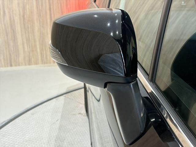 フォレスター Ｓ－リミテッド　４ＷＤ　後期型　アドバンスドセイフティＰＫＧ　純正ＳＤナビ　バックカメラ　パワーシート　禁煙車　シートヒーター　パワーシート　ルーフレール　ブルートゥース　フルセグＴＶ　ＥＴＣ　ＭＴモード付　盗難防止（27枚目）