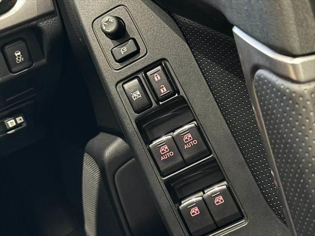 フォレスター Ｓ－リミテッド　４ＷＤ　後期型　アドバンスドセイフティＰＫＧ　純正ＳＤナビ　バックカメラ　パワーシート　禁煙車　シートヒーター　パワーシート　ルーフレール　ブルートゥース　フルセグＴＶ　ＥＴＣ　ＭＴモード付　盗難防止（45枚目）