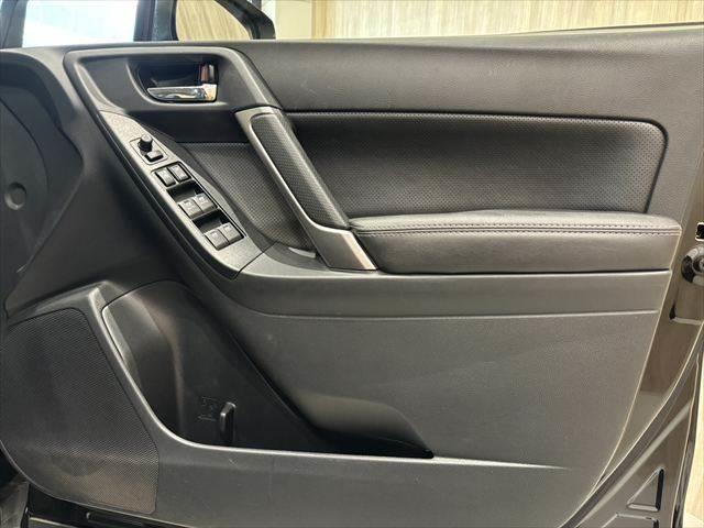 フォレスター Ｓ－リミテッド　４ＷＤ　後期型　アドバンスドセイフティＰＫＧ　純正ＳＤナビ　バックカメラ　パワーシート　禁煙車　シートヒーター　パワーシート　ルーフレール　ブルートゥース　フルセグＴＶ　ＥＴＣ　ＭＴモード付　盗難防止（56枚目）