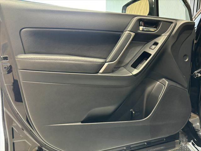 フォレスター Ｓ－リミテッド　４ＷＤ　後期型　アドバンスドセイフティＰＫＧ　純正ＳＤナビ　バックカメラ　パワーシート　禁煙車　シートヒーター　パワーシート　ルーフレール　ブルートゥース　フルセグＴＶ　ＥＴＣ　ＭＴモード付　盗難防止（62枚目）