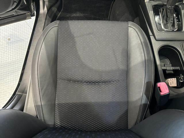 フォレスター Ｓ－リミテッド　４ＷＤ　後期型　アドバンスドセイフティＰＫＧ　純正ＳＤナビ　バックカメラ　パワーシート　禁煙車　シートヒーター　パワーシート　ルーフレール　ブルートゥース　フルセグＴＶ　ＥＴＣ　ＭＴモード付　盗難防止（64枚目）