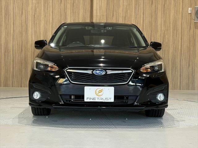 当社自慢のお車です。装備・機関系チェック済み♪横にこの車のセールスポイントを、写真と説明でアピールしてあります♪まずはご覧になってください。