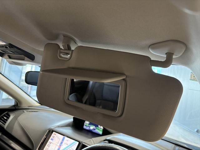 ☆サンバイザー　バニティーミラー