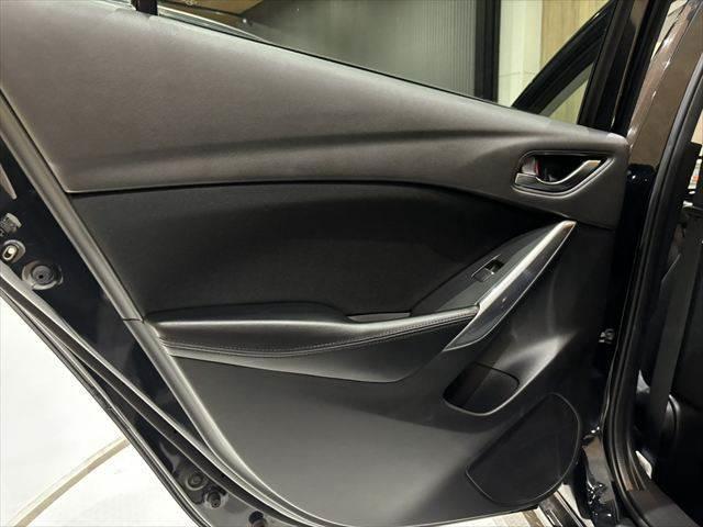 アテンザセダン XD 純正SDナビ バックカメラ ETC 禁煙車 クルーズコントロール LEDヘッドライト Bluetooth フルセグTV 衝突軽減ブレーキ 純正17インチアルミホイール スマートキー プッシュスタート(66枚目)