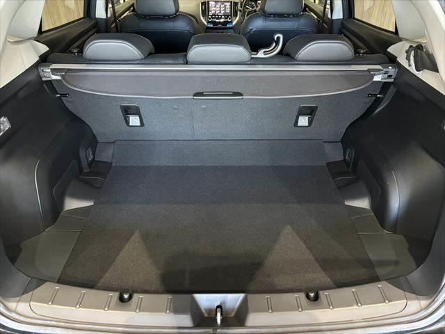 インプレッサスポーツ ２．０ｉ－Ｓアイサイト　４ＷＤ　セイフティプラス　純正ＳＤナビ　本革シート　バックカメラ　サイドカメラ　レーダークルーズコントロール　禁煙車　衝突軽減ブレーキ　クリアランスソナー　ＬＥＤヘッドライト　地デジＴＶ　パワーシート（10枚目）