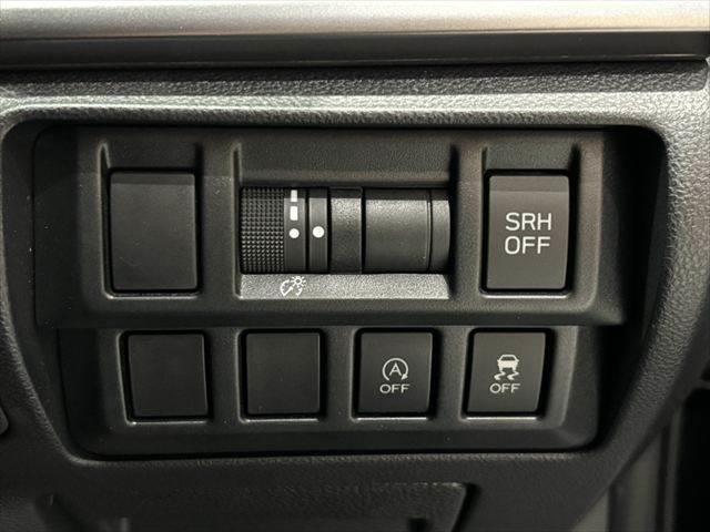 インプレッサＧ４ ２．０ｉ－Ｌ　アイサイト　４ＷＤ　レーダークルーズコントロール　衝突軽減ブレーキ　ＥＴＣ　オートエアコン　スマートキー　ミュージックサーバー　ＵＳＢポート　ＬＥＤヘッドライト　アイドリングストップ　電動格納ミラー（5枚目）