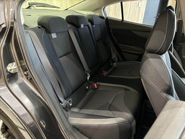 インプレッサＧ４ ２．０ｉ－Ｌ　アイサイト　４ＷＤ　レーダークルーズコントロール　衝突軽減ブレーキ　ＥＴＣ　オートエアコン　スマートキー　ミュージックサーバー　ＵＳＢポート　ＬＥＤヘッドライト　アイドリングストップ　電動格納ミラー（7枚目）