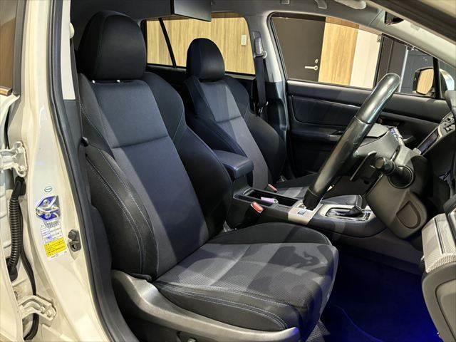 レヴォーグ 1.6GT-Sアイサイト 純正SDナビ 後席フリップダウンモニター Bカメラ 衝突軽減ブレーキ レーダークルーズコントロール パワーシート フルセグ Bluetooth クリアランスソナー 4WD ETC LEDヘッドライト(9枚目)