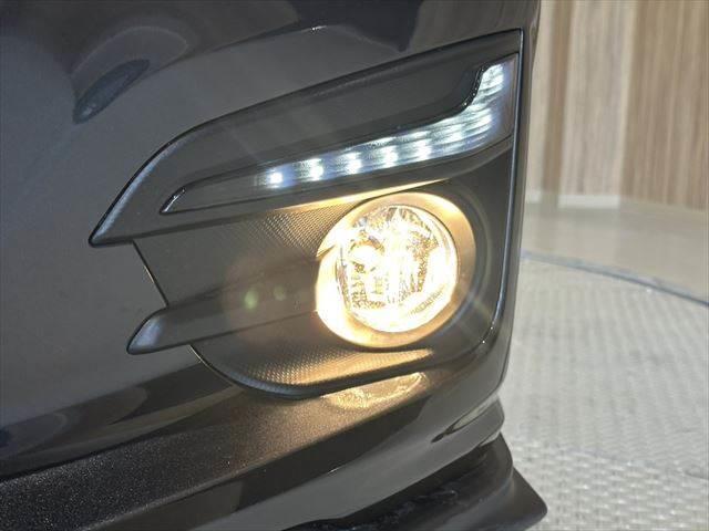 インプレッサＧ４ ２．０ｉ－Ｓアイサイト　アイサイト　ＳＴＩエアロ　メモリーナビ　レーダークルーズコントロール　ＢＳＭ　禁煙車　フルセグＴＶ　Ｂｌｕｅｔｏｏｔｈ対応　ＨＩＤヘッドライト　純正１８インチアルミホイール　４ＷＤ　ＭＴモード付ＡＴ（26枚目）