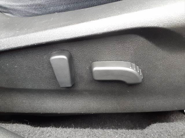 インプレッサＧ４ ２．０ｉ－Ｓアイサイト　アイサイト　ＳＴＩエアロ　メモリーナビ　レーダークルーズコントロール　ＢＳＭ　禁煙車　フルセグＴＶ　Ｂｌｕｅｔｏｏｔｈ対応　ＨＩＤヘッドライト　純正１８インチアルミホイール　４ＷＤ　ＭＴモード付ＡＴ（34枚目）