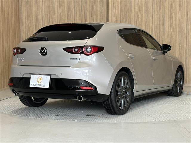 ＭＡＺＤＡ３ファストバック ＸＤプロアクティブ　ツーリングセレクション　４ＷＤ　ディーゼル　ＢＯＳＥサウンド　純正ＳＤナビ　全方位カメラ　レーダークルーズ　シートヒーター　衝突軽減ブレーキ　禁煙車　パワーシート　ブルートゥース　フルセグＴＶ　ＥＴＣ　ＬＥＤヘッドライト（18枚目）