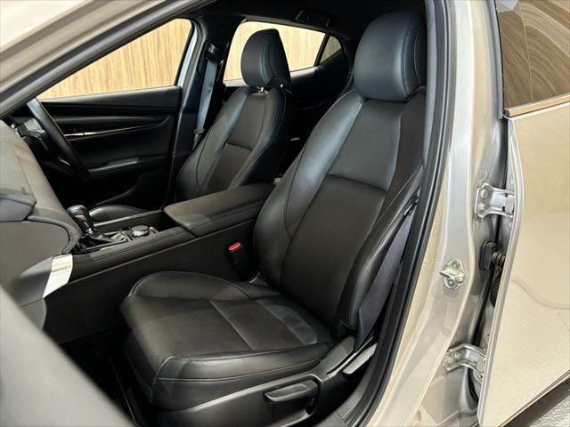 ＭＡＺＤＡ３ファストバック ＸＤプロアクティブ　ツーリングセレクション　４ＷＤ　ディーゼル　ＢＯＳＥサウンド　純正ＳＤナビ　全方位カメラ　レーダークルーズ　シートヒーター　衝突軽減ブレーキ　禁煙車　パワーシート　ブルートゥース　フルセグＴＶ　ＥＴＣ　ＬＥＤヘッドライト（32枚目）