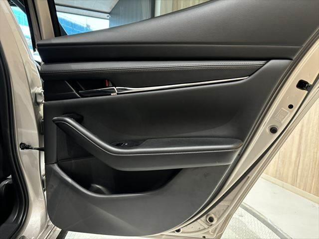 ＭＡＺＤＡ３ファストバック ＸＤプロアクティブ　ツーリングセレクション　４ＷＤ　ディーゼル　ＢＯＳＥサウンド　純正ＳＤナビ　全方位カメラ　レーダークルーズ　シートヒーター　衝突軽減ブレーキ　禁煙車　パワーシート　ブルートゥース　フルセグＴＶ　ＥＴＣ　ＬＥＤヘッドライト（58枚目）