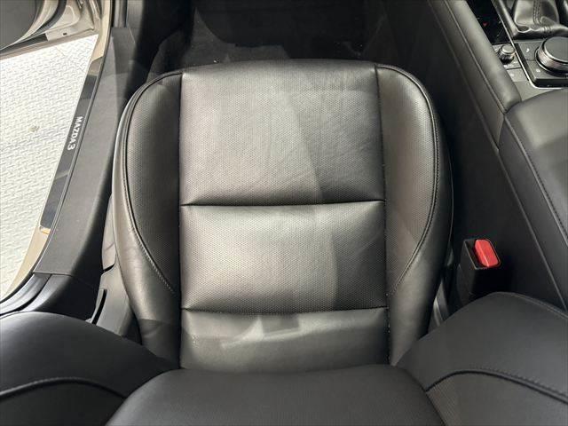 ＭＡＺＤＡ３ファストバック ＸＤプロアクティブ　ツーリングセレクション　４ＷＤ　ディーゼル　ＢＯＳＥサウンド　純正ＳＤナビ　全方位カメラ　レーダークルーズ　シートヒーター　衝突軽減ブレーキ　禁煙車　パワーシート　ブルートゥース　フルセグＴＶ　ＥＴＣ　ＬＥＤヘッドライト（63枚目）