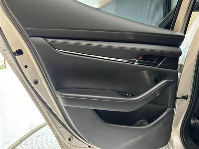 ＭＡＺＤＡ３ファストバック ＸＤプロアクティブ　ツーリングセレクション　４ＷＤ　ディーゼル　ＢＯＳＥサウンド　純正ＳＤナビ　全方位カメラ　レーダークルーズ　シートヒーター　衝突軽減ブレーキ　禁煙車　パワーシート　ブルートゥース　フルセグＴＶ　ＥＴＣ　ＬＥＤヘッドライト（64枚目）