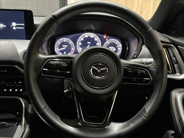 ＣＸ－６０ ＸＤ－ハイブリッド　エクスクルーシブスポーツ　ＢＯＳＥサウンド　サンルーフ　全周囲カメラ　本革シート　レーダークルーズコントロール　禁煙車　衝突軽減ブレーキ　純正ＳＤナビ　パワーシート　シートヒーター　シートエアコン（12枚目）