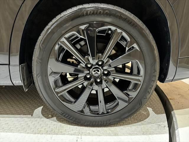 ＣＸ－６０ ＸＤ－ハイブリッド　エクスクルーシブスポーツ　ＢＯＳＥサウンド　サンルーフ　全周囲カメラ　本革シート　レーダークルーズコントロール　禁煙車　衝突軽減ブレーキ　純正ＳＤナビ　パワーシート　シートヒーター　シートエアコン（27枚目）