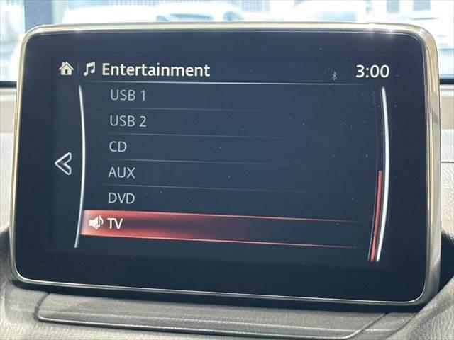 デミオ ＸＤツーリング　６速マニュアル車　ヘッドアップディスプレイ　純正ＳＤナビ　ＬＥＤヘッド　ＤＶＤ再生　禁煙車　クルーズコントロール　フルセグＴＶ　スマートキー　ＥＴＣ　純正１６インチアルミホイール（6枚目）