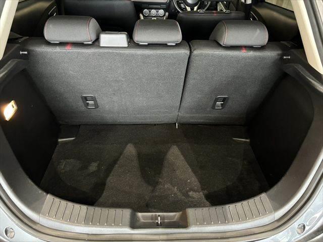 デミオ ＸＤツーリング　６速マニュアル車　ヘッドアップディスプレイ　純正ＳＤナビ　ＬＥＤヘッド　ＤＶＤ再生　禁煙車　クルーズコントロール　フルセグＴＶ　スマートキー　ＥＴＣ　純正１６インチアルミホイール（10枚目）