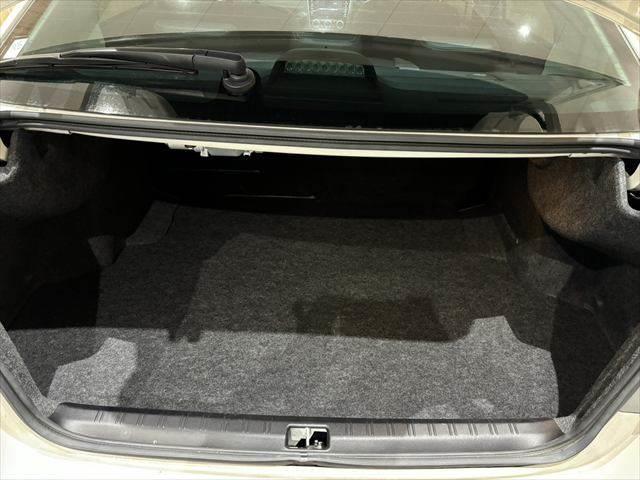 インプレッサＧ４ ２．０ｉ－Ｓアイサイト　４ＷＤ　黒革シート　シートヒーター　純正ＳＤナビ　レーダークルーズコントロール　パワーシート　禁煙車　フルセグＴＶ　Ｂｌｕｅｔｏｏｔｈ　ＨＩＤヘッドライト　衝突軽減ブレーキ　ＥＴＣ　スマートキー（8枚目）