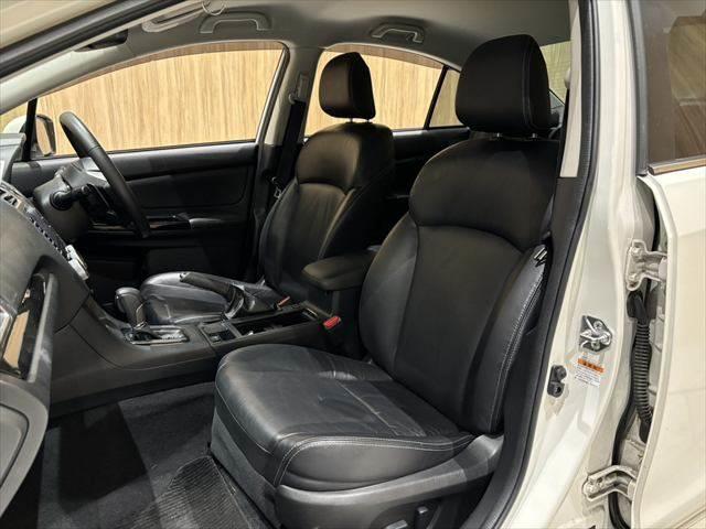 インプレッサＧ４ ２．０ｉ－Ｓアイサイト　４ＷＤ　黒革シート　シートヒーター　純正ＳＤナビ　レーダークルーズコントロール　パワーシート　禁煙車　フルセグＴＶ　Ｂｌｕｅｔｏｏｔｈ　ＨＩＤヘッドライト　衝突軽減ブレーキ　ＥＴＣ　スマートキー（33枚目）