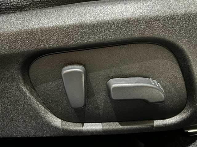 インプレッサＧ４ ２．０ｉ－Ｓアイサイト　４ＷＤ　黒革シート　シートヒーター　純正ＳＤナビ　レーダークルーズコントロール　パワーシート　禁煙車　フルセグＴＶ　Ｂｌｕｅｔｏｏｔｈ　ＨＩＤヘッドライト　衝突軽減ブレーキ　ＥＴＣ　スマートキー（44枚目）