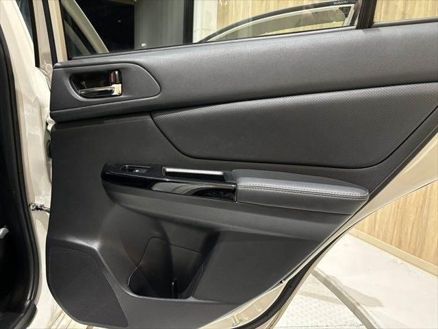 インプレッサＧ４ ２．０ｉ－Ｓアイサイト　４ＷＤ　黒革シート　シートヒーター　純正ＳＤナビ　レーダークルーズコントロール　パワーシート　禁煙車　フルセグＴＶ　Ｂｌｕｅｔｏｏｔｈ　ＨＩＤヘッドライト　衝突軽減ブレーキ　ＥＴＣ　スマートキー（56枚目）