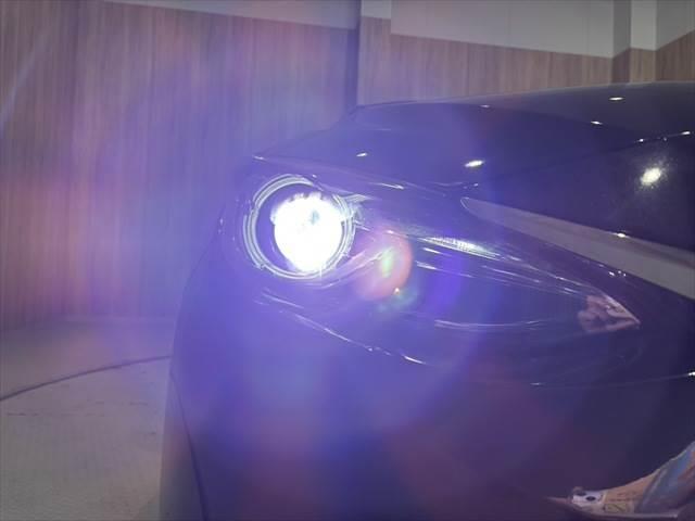 アクセラスポーツ １５Ｓツーリング　６速マニュアル車　ＢＯＳＥサウンド　純正ＳＤナビ　レーダークルーズコントロール　ＤＶＤ再生　ＥＴＣ　禁煙車　フルセグＴＶ　ブルートゥース　ＬＥＤヘッド　衝突軽減ブレーキ　純正１６インチアルミホイール（11枚目）