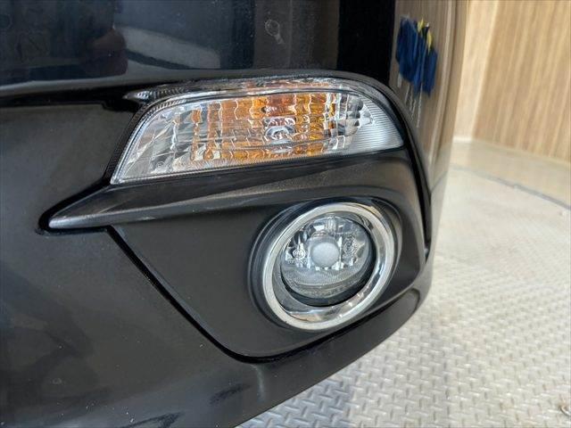 アクセラスポーツ １５Ｓツーリング　６速マニュアル車　ＢＯＳＥサウンド　純正ＳＤナビ　レーダークルーズコントロール　ＤＶＤ再生　ＥＴＣ　禁煙車　フルセグＴＶ　ブルートゥース　ＬＥＤヘッド　衝突軽減ブレーキ　純正１６インチアルミホイール（24枚目）