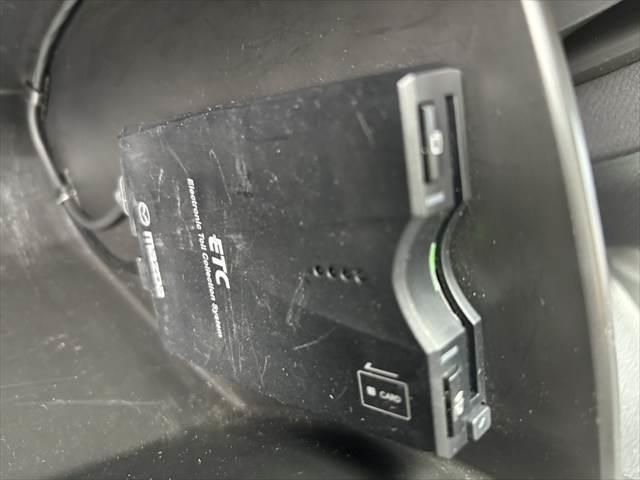 アクセラスポーツ ＸＤ　サンルーフ　ＢＯＳＥサウンド　純正ＳＤナビ　レーダークルーズコントロール　バックカメラ　シートヒーター　禁煙車　フルセグＴＶ　ブルートゥース　ＬＥＤヘッド　ハーフレザー　ＥＴＣ（43枚目）