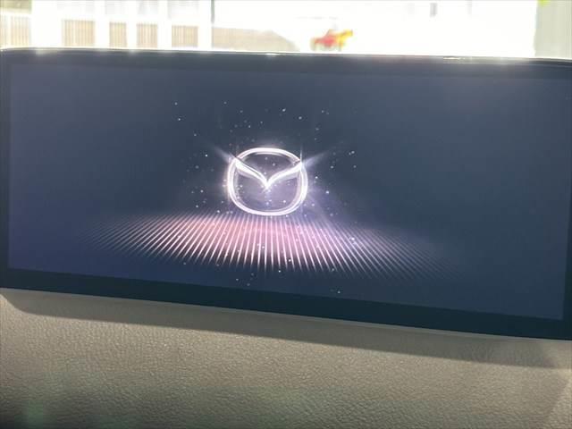 ＣＸ－５ ＸＤ　エクスクルーシブモード　ＢＯＳＥサウンド　アイアクティブセンス　本革シート　全方位カメラ　禁煙車　純正ＳＤナビ　衝突軽減ブレーキ　クリアランスソナー　ミュージックサーバー　フルセグＴＶ　パワーシート　４ＷＤ　電動リアゲート（4枚目）