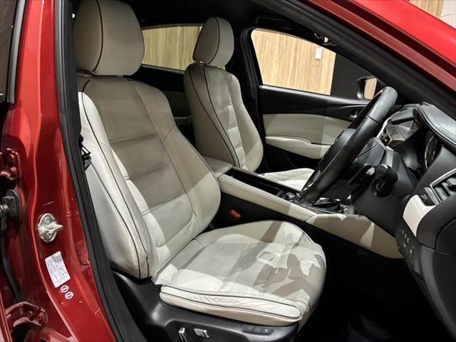 アテンザセダン ＸＤ　Ｌパッケージ　４ＷＤ　ＢＯＳＥサウンド　ステアリングヒーター　バックカメラ　シートシーター　ＥＴＣ　禁煙車　純正ＳＤナビ　ＬＥＤヘッドライト　本革シート　レーダークルーズコントロール　フルセグ（8枚目）