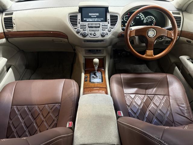 シーマ 450XV シーマ450XV LEONHARDIRITT Glaube 20インチホイール BOLD WORLDエアサス公認済 リアストレートマフラー シートカバー 社外ウッドハンドル シートメモリー(13枚目)