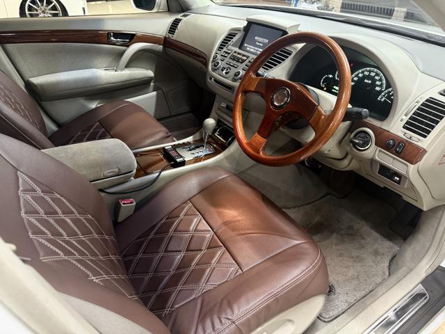 シーマ 450XV シーマ450XV LEONHARDIRITT Glaube 20インチホイール BOLD WORLDエアサス公認済 リアストレートマフラー シートカバー 社外ウッドハンドル シートメモリー(17枚目)