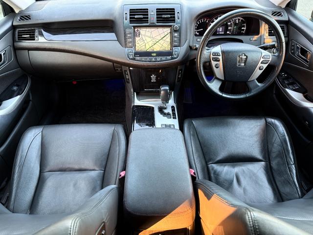 クラウン アスリート　２００系クラウン　アスリート　社外ヘッドライト　ＡＩＭＧＡＩＮマフラー　社外２１インチ　アルミホイール　モデリスタ　エアロ　スモークテール　ＴＥＩＮ車高調（12枚目）