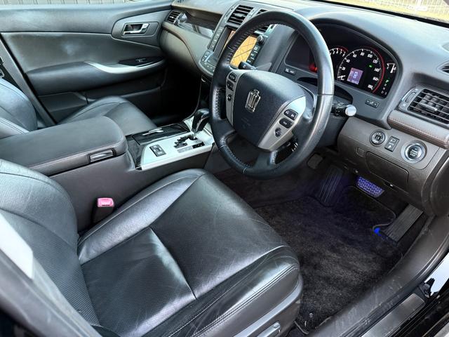 クラウン アスリート　２００系クラウン　アスリート　社外ヘッドライト　ＡＩＭＧＡＩＮマフラー　社外２１インチ　アルミホイール　モデリスタ　エアロ　スモークテール　ＴＥＩＮ車高調（15枚目）