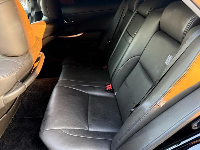 クラウン アスリート　２００系クラウン　アスリート　社外ヘッドライト　ＡＩＭＧＡＩＮマフラー　社外２１インチ　アルミホイール　モデリスタ　エアロ　スモークテール　ＴＥＩＮ車高調（26枚目）